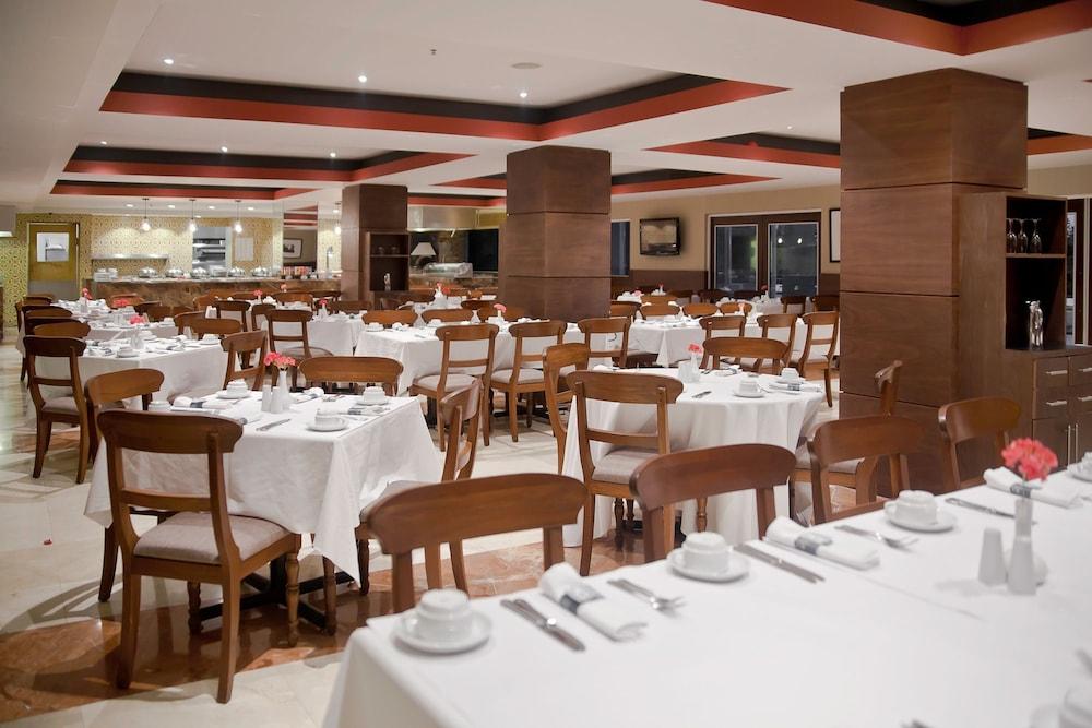 Marriott Tijuana Hotel Bagian luar foto