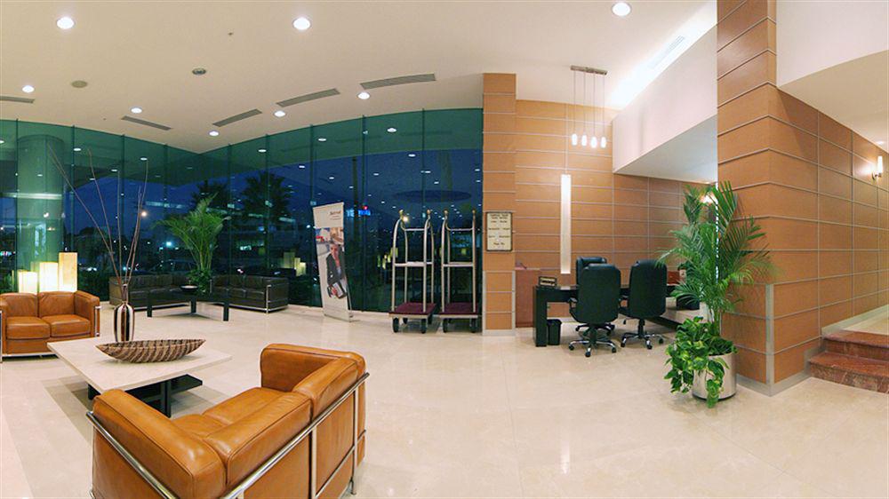 Marriott Tijuana Hotel Bagian luar foto