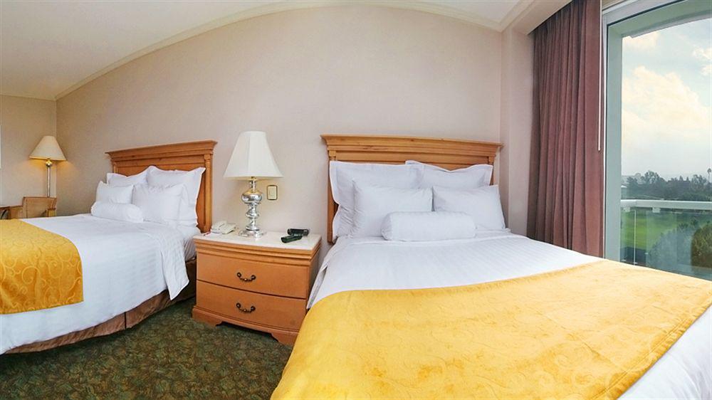 Marriott Tijuana Hotel Bagian luar foto